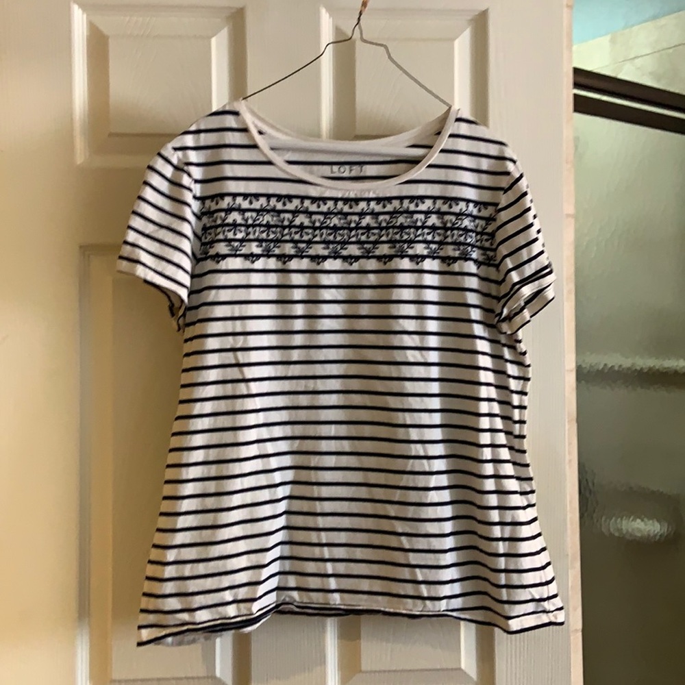 Loft short sleeve embroidered t-shirt